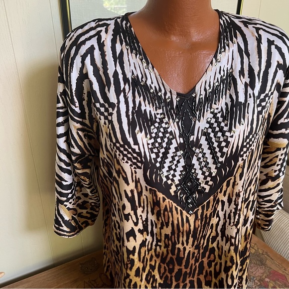 Chico’s 30 year beaded animal print silky poly tunic top 2 12 14 B: 46” lovely! - Picture 3 of 11